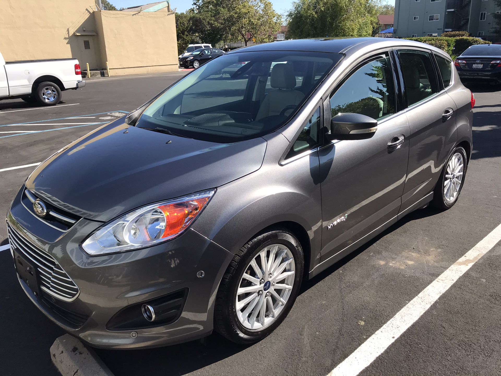 2014 Ford C-Max hybrid ( panorama& leather & navigation &31k miles)