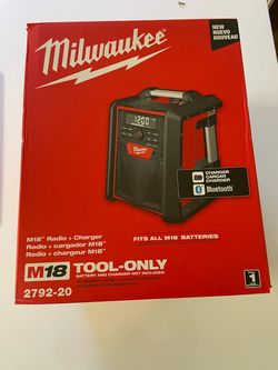 Milwaukee M18 Lithium-Ion Cordless Jobsite Radio/Charger