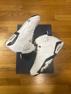 Jordan 6 Midnight Navy size 9