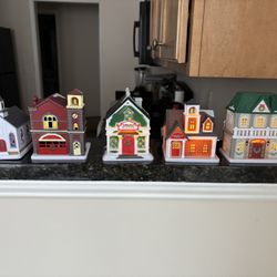 Cobblestone Christmas Villages 
