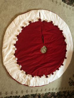 Tree skirt