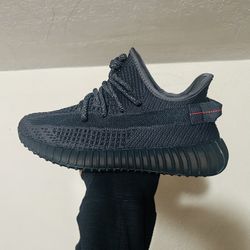 New Yeezy Size 7& 7.5 Men’s $100.   