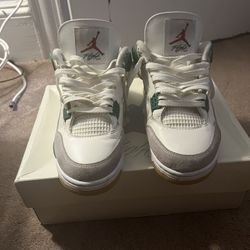 Jordan 4s Pine Green Size 8