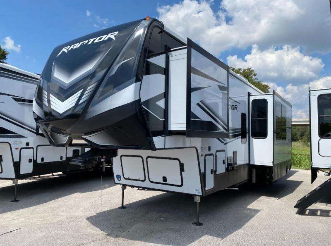 2022 Keystone Raptor 423 Fifth Wheel Rv