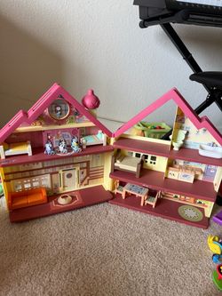 Bluey Ultimate Lights & Sounds Playhouse with Muffin & Socks