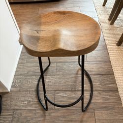 Brand New Stool. Doesn’t Match Our Set. Was 115 Dollars. I’ll Take 50. 