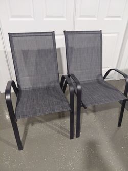 Set of 2 Brand new patio chairs