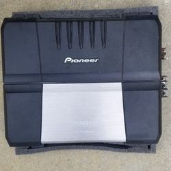 Pioneer 800 Watt Amplifier