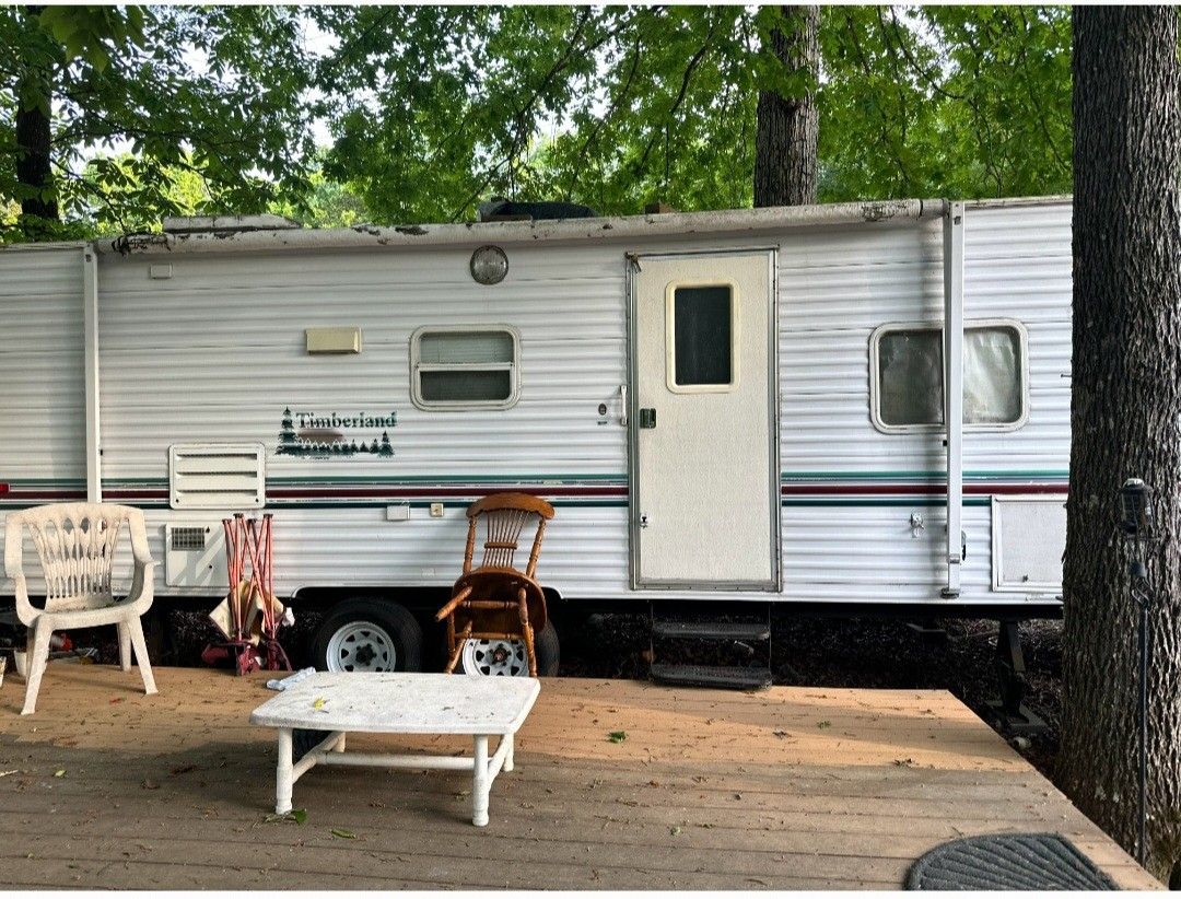 π₯ FOR SALE: 2002 Blue & White RV β Road Trip Ready! π₯
Sleeps 4 | Super Clean | Only $6,500 OBO!