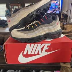 Nike Mens Air Max 95 Off Noir/ Red-rattan DV3197-001 Sz 9.5