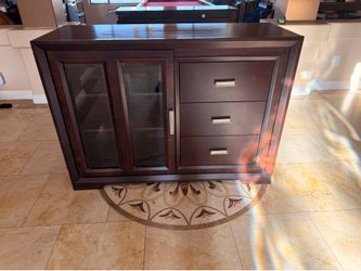 Chest of drawers