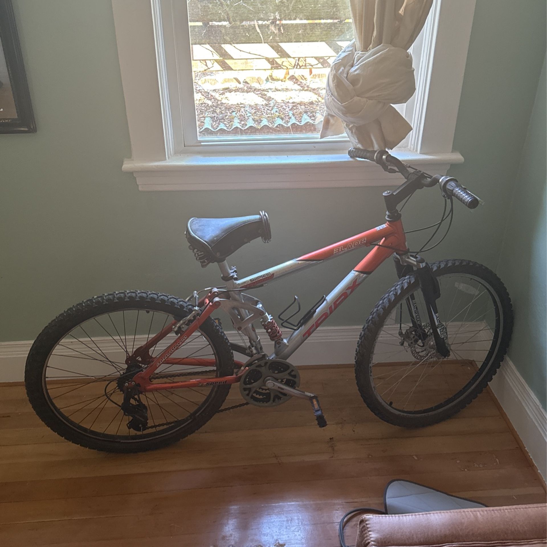 Triax Blade Triple Pivot Mountain Bike