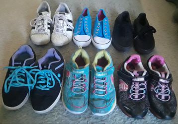Girls sneakers size 1 lot