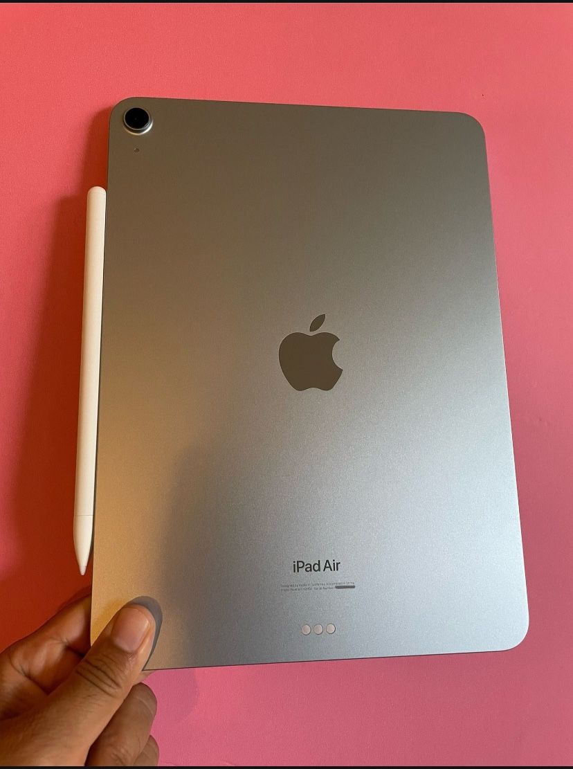 Apple IPad Air 11” ( M2 chip / 2024 latest Model) 128GB with pen, keyboard case & Accessories (warranty 10/2025)
