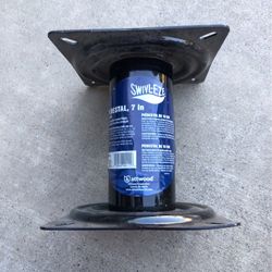 Attwood Swivl-Eze Pedestal 7"