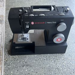 Singer Heavy Duty Sewing Machine