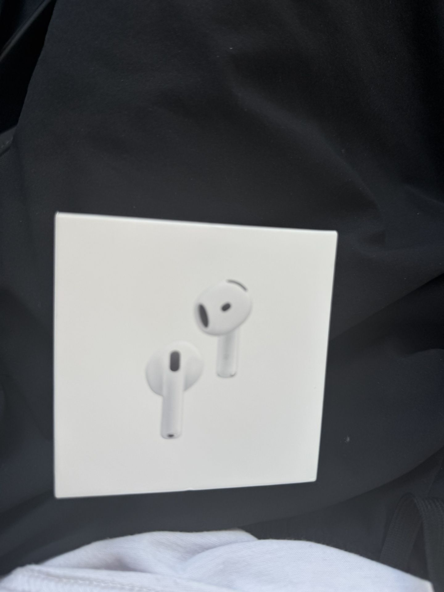 AirPods 4 Noise Cancellation