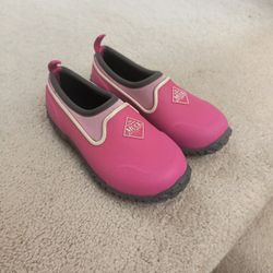 Girls Size 13 Outdoor Shoes The MUCK Company 
