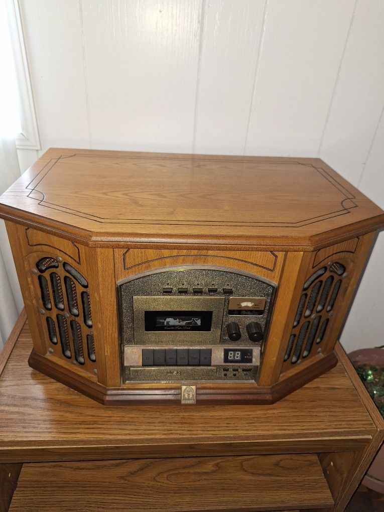 Thomas Pacconi Classics Record, Cassette Am/Fm Radio Player 