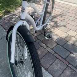 Huffy Cruiser Bike- Perfect For The Beach!