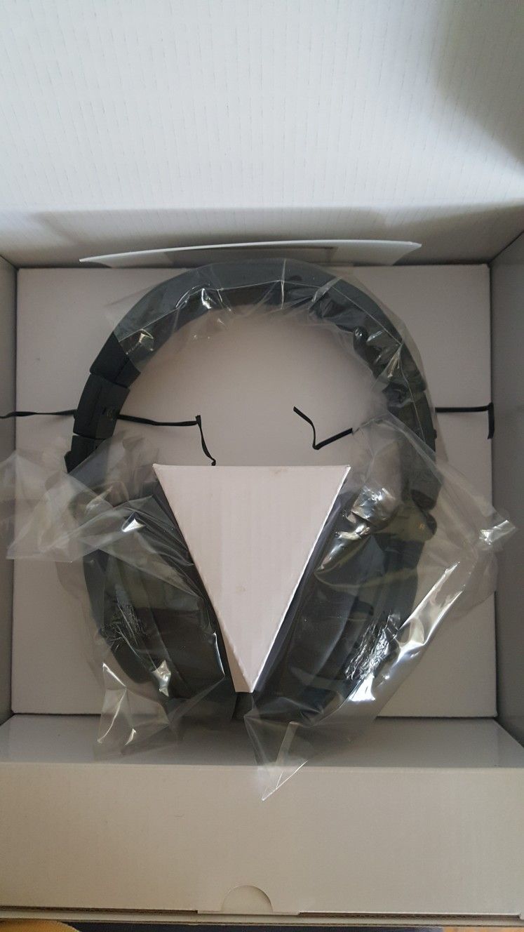 New Marantz Headphones In Box