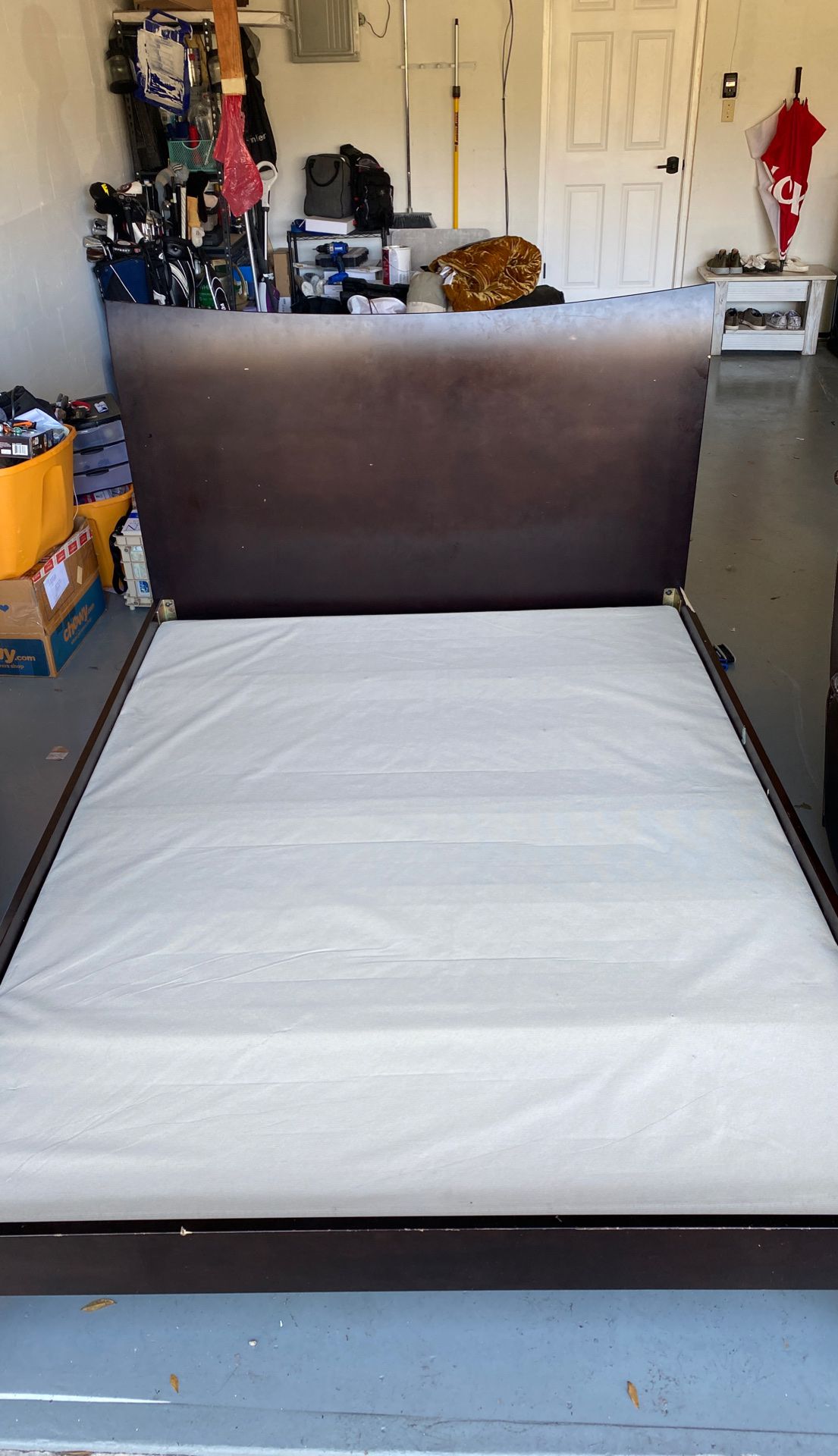 Queen bed frame with bunky board