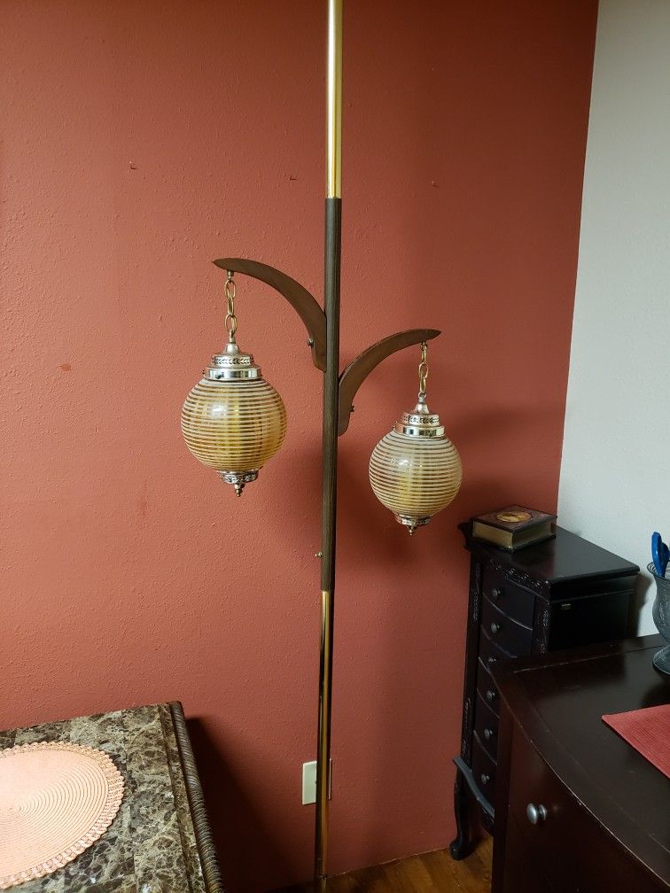 Vintage tension Pole Lamp 