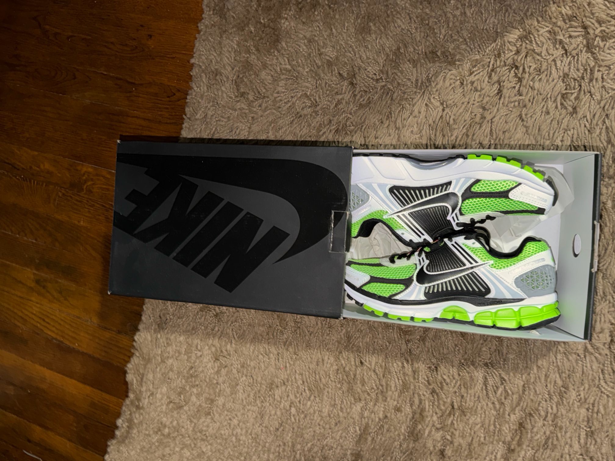 Nike Size 6.5 Men Brand New