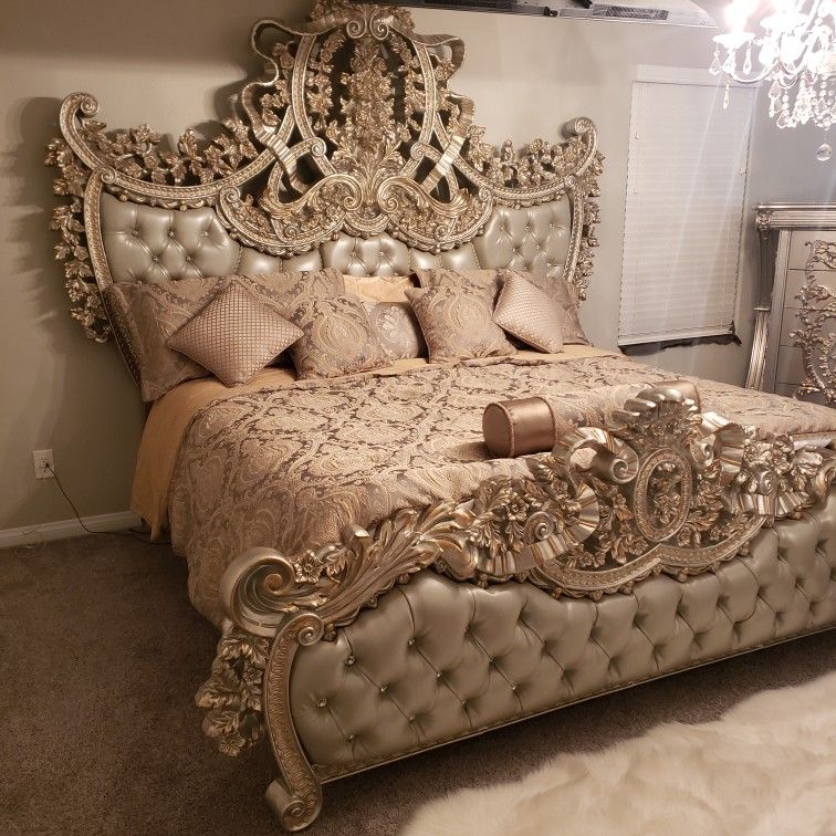 Homey Design 8088 Full Set, Willing To Sell Separately