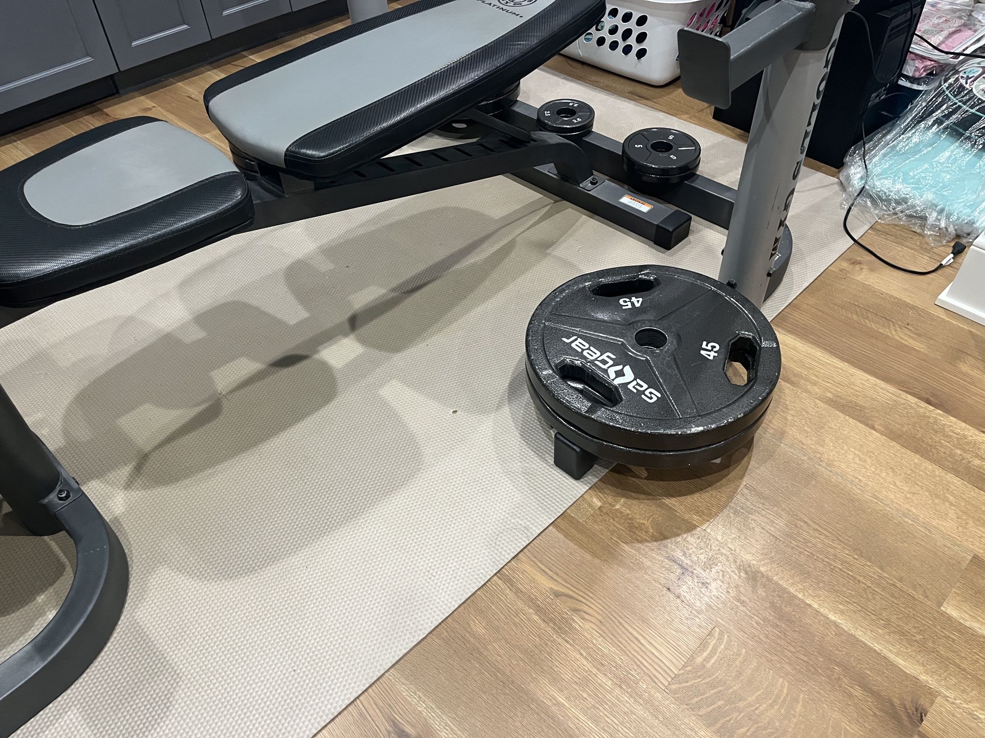 Weight Set, 45,35,25,10,10,5,2.5 Lbs With Bench