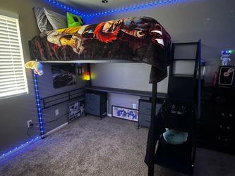 Black bunk bed (mattress included)