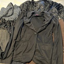 $3 Each Piece Clothes $3 Each . 3 Pieces Minimum Small And Medium Sizes. For Women Or Teen. Top, Jeans, Jacket, Bag Tote, Sports Bra, Hoodie, Shirts.