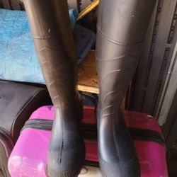 Men's Size 8 Rubber Boots 