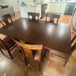 Amish Extendable Dining Table