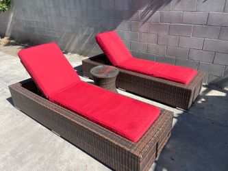 🔥 Luxury Outdoor Chaise Lounge Set – Excellent Condition 🔥