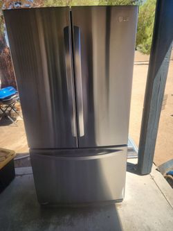 LG COUNTER DEPTH 3 DOOR STAINLESS STEEL REFRIGERATOR (FRIDGE) ICE MAKER AVAILABLE
