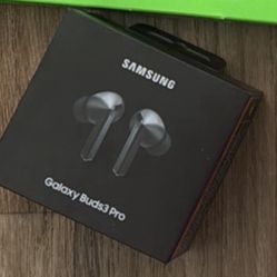 Samsung Galaxy Buds 3 Pro AI True Wireless Bluetooth Earbuds, Noise Cancelling, Sound Optimization, Redesigned Comfort Fit,