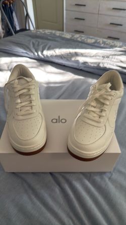Alo  Recovery Mide   US Mens 8.5 ..W10  Color Natural White / Gum
