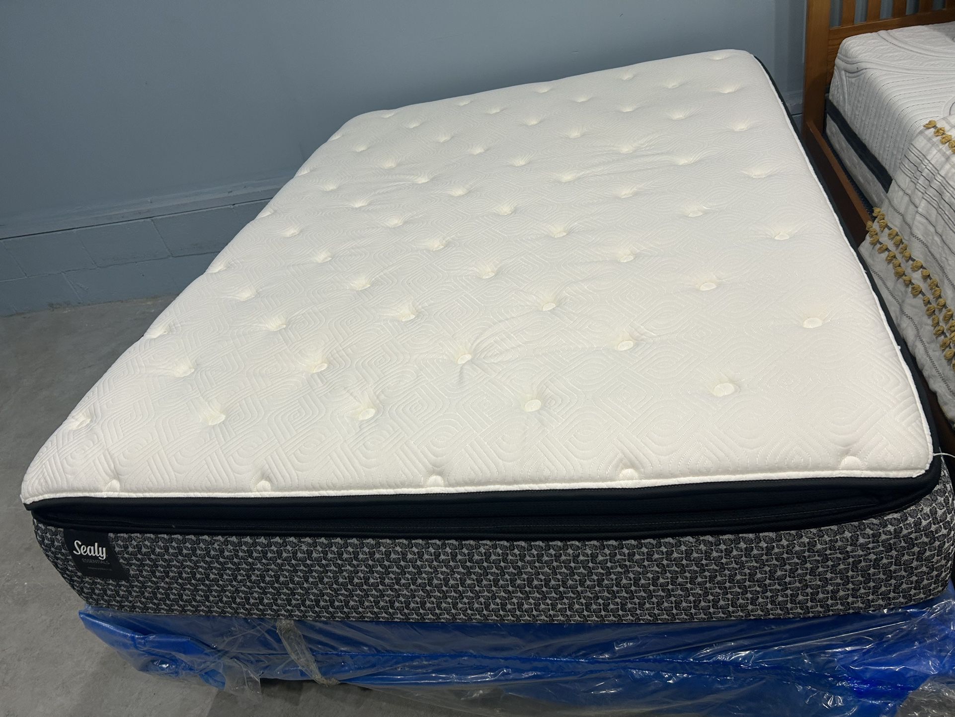 New Condition Queen Size Mattress And Box Spring 