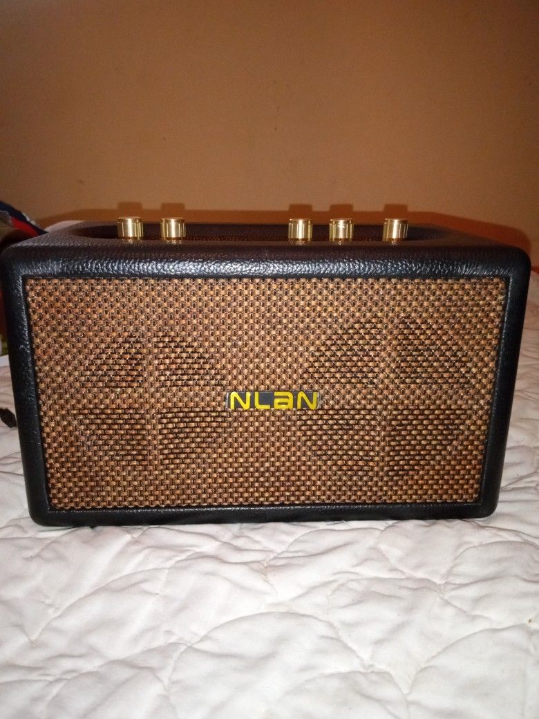 Retro Style Bluetooth Speaker