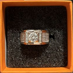 MOISSANITE  beautiful Pieces Different Sizes!