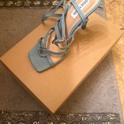 Steve Madden Blue 7.5