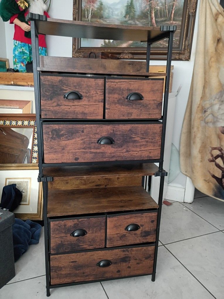 Plastic Wood Organizer