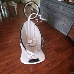 4 Mom's swing