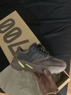 Yeezy Mauve Size 9