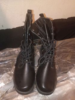 Woman's size 9 boots