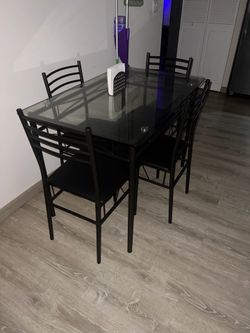 Glass dinning room table set