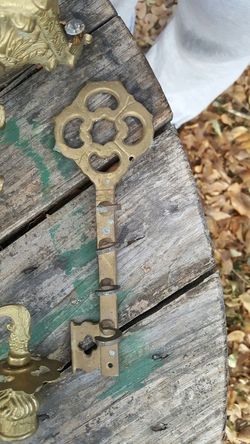 1 Brass Key Holder