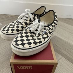 Men’s Checkered Vans 