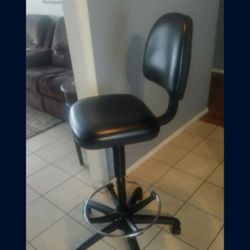 Safco Precision Vinyl Extended-Height Chair with Footring LIKE NEW